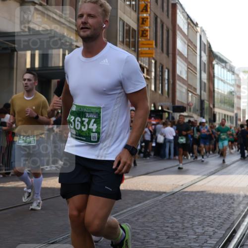 13.09.2026 - 21. swb-Marathon Bremen Strokosch-Dieckow http://msf.ph/oto/10320743 13.09.2026 13:17:56 Ziel 1146, 1419, 1631, 1872, 2260, 2671, 3241, 3458, 3514, 3634, 4131, 4733, 5292, 5307, 5460, 5695, 5948, 6152, 6290, 6448, 7491, 7954, 8094, 8943, 8944, 9134, 9609, 10065, 13150, 771, 948, 1297, 1631, 1797, 2001, 2125, 2234, 2634, 2812, 3051, 3192, 3760, 4286, 4374, 4498, 4499, 4620, 5530, 5817, 5935, 8250, 8805, 8869, 9400, 9505, 9595, 9596, 9837, 13041, 13107 meine-sportfotos.de