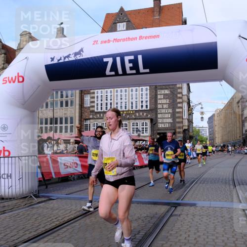13.09.2026 - 21. swb-Marathon Bremen Tim E. http://msf.ph/oto/10320764 13.09.2026 10:58:47 Ziel 10878, 10879, 11004, 11030, 11152, 11189, 11202, 11384, 11403, 11455, 11686, 11750, 11906, 11953, 11955, 12092, 12180, 12237, 12320, 12499, 12505, 12518 meine-sportfotos.de