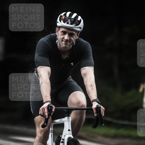13.09.2026 - Stadtparktriathlon H.Heesch http://msf.ph/oto/10320774 13.09.2026 13:05:33 Radfahren 1198, 1231, 1352, 1377 meine-sportfotos.de