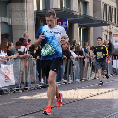 13.09.2026 - 21. swb-Marathon Bremen Strokosch-Dieckow http://msf.ph/oto/10320775 13.09.2026 13:17:56 Ziel 1146, 1419, 1631, 1872, 2260, 2671, 3241, 3458, 3514, 3634, 4131, 4733, 5292, 5307, 5460, 5695, 5948, 6152, 6290, 6448, 7491, 7954, 8094, 8943, 8944, 9134, 9609, 10065, 13150, 771, 948, 1297, 1631, 1797, 2001, 2125, 2234, 2634, 2812, 3051, 3192, 3760, 4286, 4374, 4498, 4499, 4620, 5530, 5817, 5935, 8250, 8805, 8869, 9400, 9505, 9595, 9596, 9837, 13041, 13107 meine-sportfotos.de