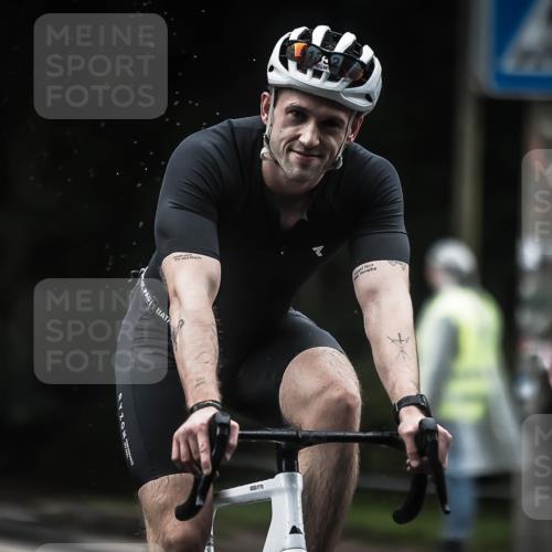 13.09.2026 - Stadtparktriathlon H.Heesch http://msf.ph/oto/10320783 13.09.2026 13:05:34 Radfahren 1198, 1276, 1352, 1377 meine-sportfotos.de