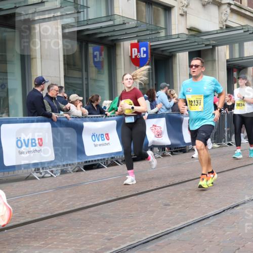 13.09.2026 - 21. swb-Marathon Bremen Strokosch-Dieckow http://msf.ph/oto/10320790 13.09.2026 10:58:52 Ziel 10383, 10415, 10427, 10477, 10492, 10668, 10843, 11034, 11086, 11125, 11267, 11301, 11302, 11500, 11602, 11913, 12015, 12118, 12127, 12131, 12200, 12267, 12271, 12297, 12537, 12541, 10254, 10485, 10787, 10794, 10832, 10878, 10879, 10948, 11030, 11189, 11228, 11267, 11278, 11488, 11743, 11955, 12130, 12176, 12237, 12320, 12414, 12499, 12505 meine-sportfotos.de