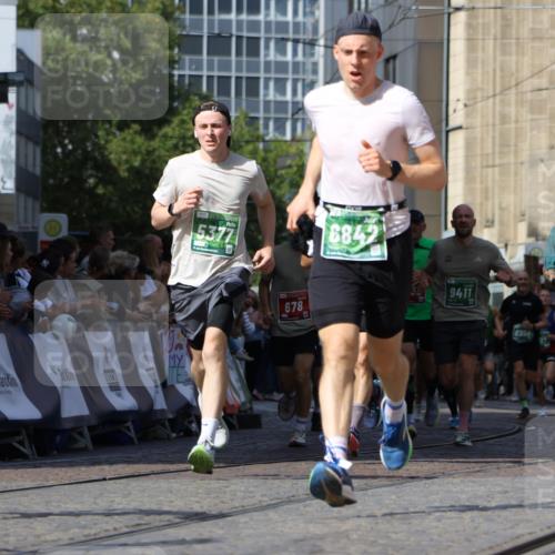 13.09.2026 - 21. swb-Marathon Bremen Strokosch-Dieckow http://msf.ph/oto/10320809 13.09.2026 13:08:38 Ziel 339, 678, 1335, 1696, 2098, 2266, 2844, 3808, 4247, 5594, 8655, 9582, 3110, 3276, 3330, 4033, 5377, 5517, 6842, 6906, 7121, 8555, 9240, 9411, 9702, 9867, 9906 meine-sportfotos.de