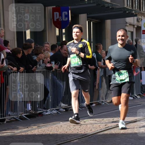 13.09.2026 - 21. swb-Marathon Bremen Strokosch-Dieckow http://msf.ph/oto/10320832 13.09.2026 13:17:58 Ziel 1146, 1419, 1872, 2055, 2260, 2671, 3241, 3458, 3514, 3634, 4131, 4733, 5292, 5307, 5460, 5695, 5948, 6152, 6293, 6294, 6448, 7491, 7954, 8094, 8943, 8944, 9134, 9609, 10065, 13150, 771, 948, 1297, 1631, 1797, 2001, 2125, 2234, 2634, 2812, 3051, 3192, 3760, 4286, 4374, 4498, 4499, 4620, 5530, 5817, 5935, 5948, 6290, 6448, 8805, 8869, 9400, 9505, 9595, 9596, 9837, 13041, 13107 meine-sportfotos.de