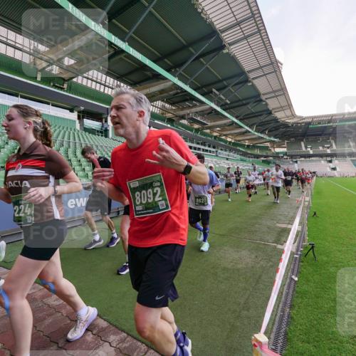 13.09.2026 - 21. swb-Marathon Bremen Michael Burmester http://msf.ph/oto/10320842 13.09.2026 13:20:37 Laufen im Stadion 333, 423, 464, 512, 620, 704, 782, 938, 1066, 1129, 1156, 1158, 1177, 1316, 1409, 1439, 1446, 1676, 1697, 1756, 1808, 1815, 1846, 1916, 2010, 2028, 2064, 2139, 2201, 2240, 2258, 2278, 2315, 2349, 2394, 2395, 2414, 2417, 2437, 2501, 2519, 2533, 2551, 2588, 2626, 2689, 2694, 2695, 2702, 2703, 2722, 2736, 2756, 2793, 2843, 2886, 3004, 3010, 3017, 3018, 3031, 3035, 3036, 3037, 3059, 3070, 3074, 3102, 3116, 3139, 3144, 3243, 3263, 3264, 3310, 3315 meine-sportfotos.de
