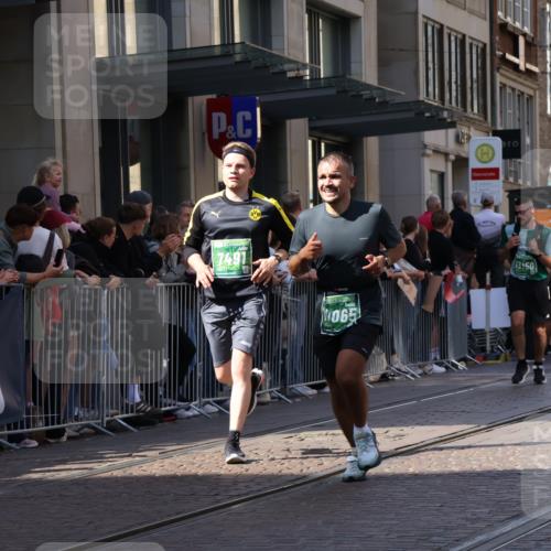 13.09.2026 - 21. swb-Marathon Bremen Strokosch-Dieckow http://msf.ph/oto/10320848 13.09.2026 13:17:58 Ziel 1146, 1419, 1872, 2055, 2260, 2671, 3241, 3458, 3514, 3634, 4131, 4733, 5292, 5307, 5460, 5695, 5948, 6152, 6293, 6294, 6448, 7491, 7954, 8094, 8943, 8944, 9134, 9609, 10065, 13150, 771, 948, 1297, 1631, 1797, 2001, 2125, 2234, 2634, 2812, 3051, 3192, 3760, 4286, 4374, 4498, 4499, 4620, 5530, 5817, 5935, 5948, 6290, 6448, 8805, 8869, 9400, 9505, 9595, 9596, 9837, 13041, 13107 meine-sportfotos.de