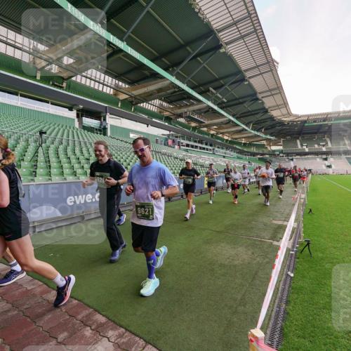 13.09.2026 - 21. swb-Marathon Bremen Michael Burmester http://msf.ph/oto/10320850 13.09.2026 13:20:38 Laufen im Stadion 333, 423, 464, 512, 620, 704, 782, 938, 1066, 1129, 1156, 1158, 1177, 1316, 1409, 1439, 1446, 1676, 1697, 1756, 1808, 1815, 1846, 1916, 2010, 2028, 2064, 2139, 2201, 2240, 2258, 2278, 2315, 2349, 2394, 2395, 2414, 2417, 2437, 2501, 2519, 2533, 2551, 2588, 2626, 2689, 2694, 2695, 2702, 2703, 2722, 2736, 2756, 2793, 2843, 2886, 2954, 3004, 3010, 3017, 3018, 3031, 3035, 3036, 3037, 3059, 3070, 3074, 3102, 3116, 3139, 3144, 3243, 3263, 3264, 3310, 3315 meine-sportfotos.de