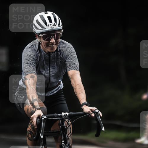 13.09.2026 - Stadtparktriathlon H.Heesch http://msf.ph/oto/10320853 13.09.2026 13:05:40 Radfahren 1198, 1265, 1276, 1377, 1420 meine-sportfotos.de