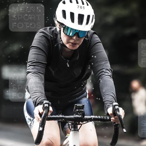 13.09.2026 - Stadtparktriathlon H.Heesch http://msf.ph/oto/10320880 13.09.2026 11:57:22 Radfahren 744, 781, 804, 807, 833, 884, 899, 958 meine-sportfotos.de
