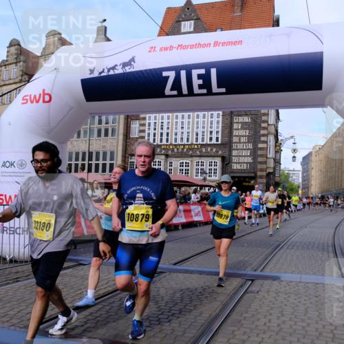 13.09.2026 - 21. swb-Marathon Bremen Tim E. http://msf.ph/oto/10320891 13.09.2026 10:58:49 Ziel 10878, 10879, 11004, 11030, 11152, 11189, 11384, 11403, 11455, 11686, 11750, 11953, 11955, 12092, 12180, 12237, 12320, 12499, 12505, 12518 meine-sportfotos.de