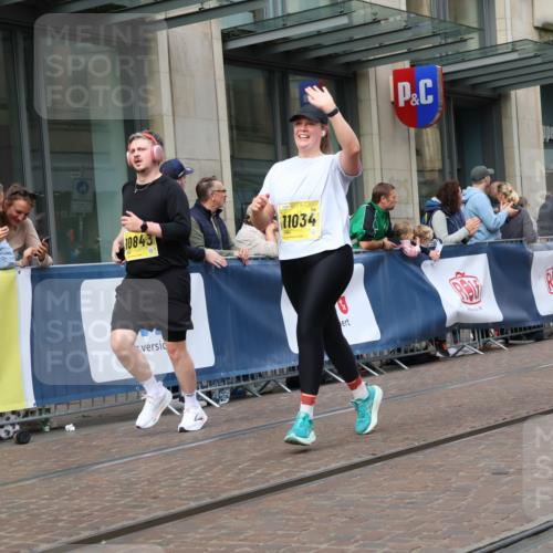 13.09.2026 - 21. swb-Marathon Bremen Strokosch-Dieckow http://msf.ph/oto/10320892 13.09.2026 10:58:53 Ziel 10383, 10415, 10427, 10477, 10492, 10668, 10843, 11034, 11086, 11125, 11301, 11302, 11500, 11602, 11913, 12015, 12118, 12127, 12131, 12200, 12267, 12271, 12297, 12537, 12541, 10254, 10485, 10787, 10794, 10832, 10878, 10948, 11030, 11189, 11228, 11267, 11278, 11488, 11743, 11955, 12130, 12176, 12237, 12320, 12414, 12499, 12505 meine-sportfotos.de