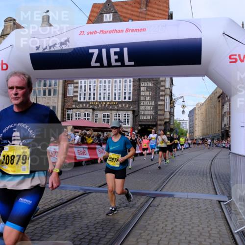 13.09.2026 - 21. swb-Marathon Bremen Tim E. http://msf.ph/oto/10320932 13.09.2026 10:58:49 Ziel 10878, 10879, 11004, 11030, 11152, 11189, 11384, 11403, 11455, 11686, 11750, 11953, 11955, 12092, 12180, 12237, 12320, 12499, 12505, 12518 meine-sportfotos.de