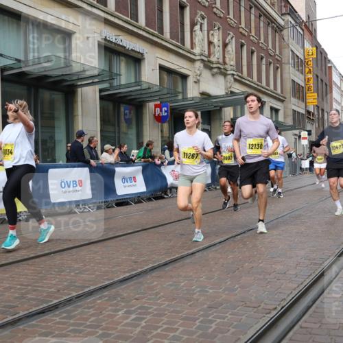 13.09.2026 - 21. swb-Marathon Bremen Strokosch-Dieckow http://msf.ph/oto/10320935 13.09.2026 10:58:54 Ziel 10383, 10415, 10427, 10477, 10492, 10668, 10843, 11034, 11086, 11125, 11301, 11302, 11500, 11602, 11913, 12015, 12118, 12127, 12131, 12200, 12267, 12271, 12297, 12537, 12541, 10254, 10485, 10787, 10794, 10832, 10948, 11030, 11189, 11228, 11267, 11278, 11488, 11743, 11955, 12130, 12131, 12176, 12237, 12271, 12320, 12414, 12505 meine-sportfotos.de