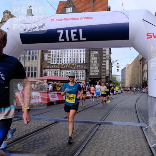 13.09.2026 - 21. swb-Marathon Bremen Tim E. http://msf.ph/oto/10320950 13.09.2026 10:58:49 Ziel 10878, 10879, 11004, 11030, 11152, 11189, 11384, 11403, 11455, 11686, 11750, 11953, 11955, 12092, 12180, 12237, 12320, 12499, 12505, 12518 meine-sportfotos.de