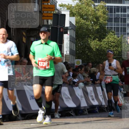 13.09.2026 - 21. swb-Marathon Bremen Strokosch-Dieckow http://msf.ph/oto/10320997 13.09.2026 13:08:45 Ziel 339, 678, 1335, 1696, 3808, 4082, 4247, 4888, 5424, 5594, 8655, 9084, 9582, 1925, 3110, 3330, 4384, 5517, 5636, 5696, 6906, 9240, 9867, 9906, 9911 meine-sportfotos.de