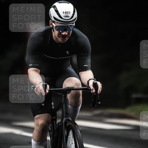 13.09.2026 - Stadtparktriathlon H.Heesch http://msf.ph/oto/10321004 13.09.2026 13:05:49 Radfahren 1340, 1407, 1420 meine-sportfotos.de