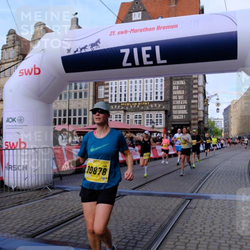 13.09.2026 - 21. swb-Marathon Bremen Tim E. http://msf.ph/oto/10321023 13.09.2026 10:58:50 Ziel 10878, 10879, 11004, 11030, 11152, 11189, 11384, 11403, 11455, 11686, 11750, 11953, 11955, 12180, 12237, 12320, 12499, 12505, 12518 meine-sportfotos.de