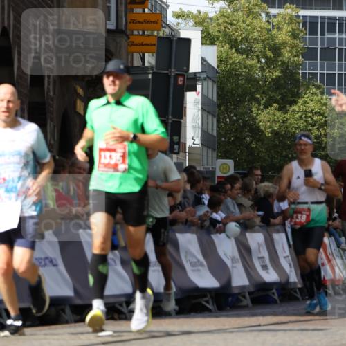 13.09.2026 - 21. swb-Marathon Bremen Strokosch-Dieckow http://msf.ph/oto/10321028 13.09.2026 13:08:45 Ziel 339, 678, 1335, 1696, 3808, 4082, 4247, 4888, 5424, 5594, 8655, 9084, 9582, 1925, 3110, 3330, 4384, 5517, 5636, 5696, 6906, 9240, 9867, 9906, 9911 meine-sportfotos.de