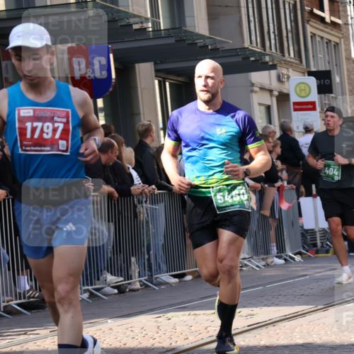 13.09.2026 - 21. swb-Marathon Bremen Strokosch-Dieckow http://msf.ph/oto/10321029 13.09.2026 13:18:03 Ziel 1146, 1419, 1872, 2055, 2260, 3458, 3634, 5292, 5307, 5460, 6152, 6293, 6294, 6818, 7491, 7731, 7954, 8094, 8404, 8872, 9019, 9134, 9275, 9609, 10065, 13150, 948, 1631, 1797, 2001, 2125, 2260, 2634, 2671, 3051, 3192, 3241, 3514, 4131, 4286, 4374, 4733, 5530, 5695, 5817, 5935, 5948, 6290, 6448, 8094, 8805, 8869, 8943, 8944, 9505, 9595, 9596, 9837, 13041 meine-sportfotos.de