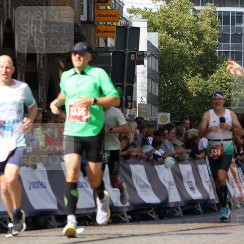 13.09.2026 - 21. swb-Marathon Bremen Strokosch-Dieckow http://msf.ph/oto/10321043 13.09.2026 13:08:45 Ziel 339, 678, 1335, 1696, 3808, 4082, 4247, 4888, 5424, 5594, 8655, 9084, 9582, 1925, 3110, 3330, 4384, 5517, 5636, 5696, 6906, 9240, 9867, 9906, 9911 meine-sportfotos.de