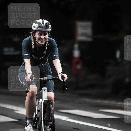 13.09.2026 - Stadtparktriathlon H.Heesch http://msf.ph/oto/10321053 13.09.2026 13:06:02 Radfahren 1283, 1295 meine-sportfotos.de