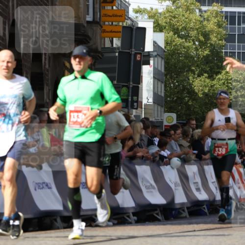 13.09.2026 - 21. swb-Marathon Bremen Strokosch-Dieckow http://msf.ph/oto/10321058 13.09.2026 13:08:45 Ziel 339, 678, 1335, 1696, 3808, 4082, 4247, 4888, 5424, 5594, 8655, 9084, 9582, 1925, 3110, 3330, 4384, 5517, 5636, 5696, 6906, 9240, 9867, 9906, 9911 meine-sportfotos.de