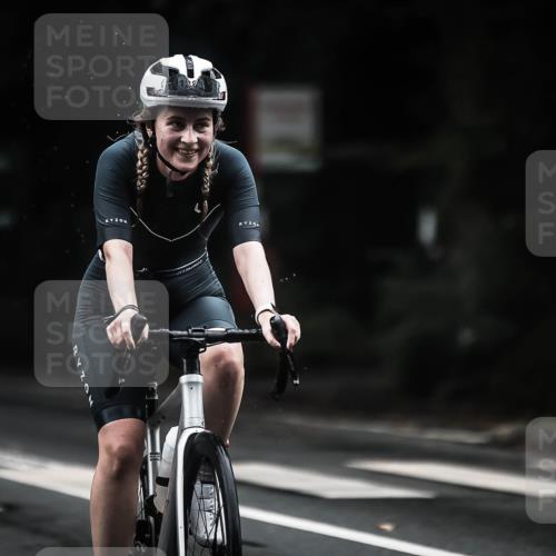 13.09.2026 - Stadtparktriathlon H.Heesch http://msf.ph/oto/10321060 13.09.2026 13:06:02 Radfahren 1283, 1295 meine-sportfotos.de