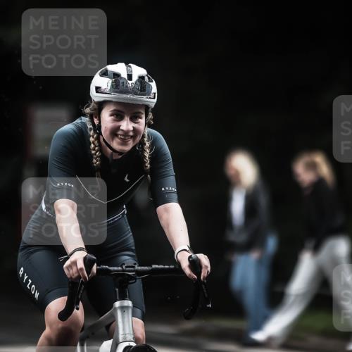 13.09.2026 - Stadtparktriathlon H.Heesch http://msf.ph/oto/10321072 13.09.2026 13:06:03 Radfahren 1283, 1295 meine-sportfotos.de