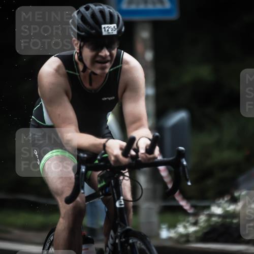 13.09.2026 - Stadtparktriathlon H.Heesch http://msf.ph/oto/10321114 13.09.2026 13:06:04 Radfahren 1283, 1295 meine-sportfotos.de