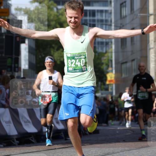 13.09.2026 - 21. swb-Marathon Bremen Strokosch-Dieckow http://msf.ph/oto/10321119 13.09.2026 13:08:46 Ziel 339, 678, 1335, 1696, 4082, 4247, 4888, 5424, 8655, 9084, 9582, 1925, 3330, 4384, 5517, 5636, 5696, 6906, 7262, 9867, 9906, 9911 meine-sportfotos.de