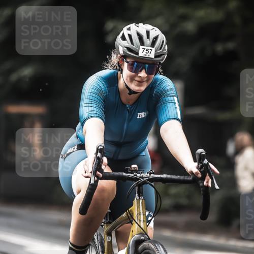 13.09.2026 - Stadtparktriathlon H.Heesch http://msf.ph/oto/10321131 13.09.2026 11:57:41 Radfahren 737, 741, 757, 825, 908, 923, 962, 964, 1060 meine-sportfotos.de