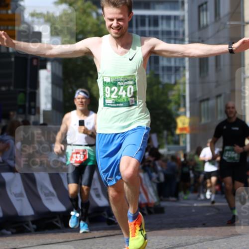 13.09.2026 - 21. swb-Marathon Bremen Strokosch-Dieckow http://msf.ph/oto/10321133 13.09.2026 13:08:46 Ziel 339, 678, 1335, 1696, 4082, 4247, 4888, 5424, 8655, 9084, 9582, 1925, 3330, 4384, 5517, 5636, 5696, 6906, 7262, 9867, 9906, 9911 meine-sportfotos.de