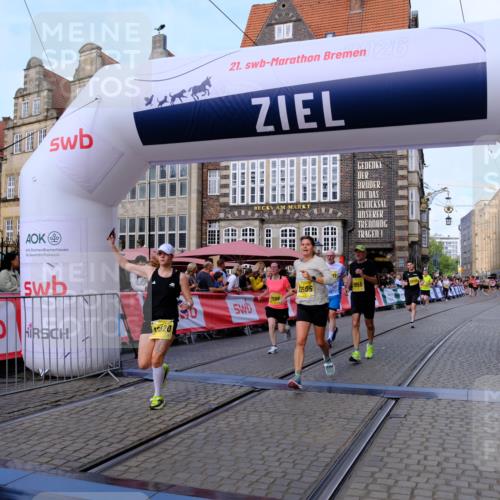 13.09.2026 - 21. swb-Marathon Bremen Tim E. http://msf.ph/oto/10321137 13.09.2026 10:58:51 Ziel 10878, 10879, 11004, 11030, 11152, 11189, 11384, 11455, 11686, 11743, 11953, 11955, 12180, 12237, 12320, 12499, 12505, 12518 meine-sportfotos.de