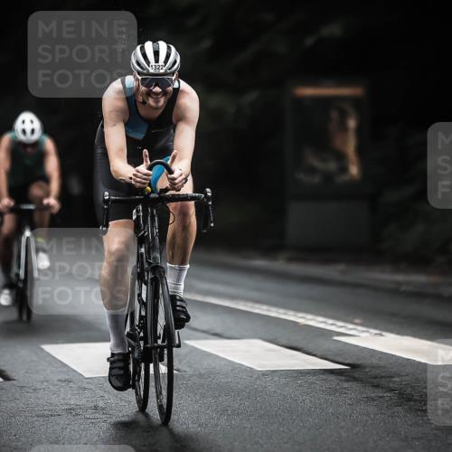 13.09.2026 - Stadtparktriathlon H.Heesch http://msf.ph/oto/10321146 13.09.2026 13:06:11 Radfahren 1129, 1322, 1323, 1339, 1369, 1385 meine-sportfotos.de