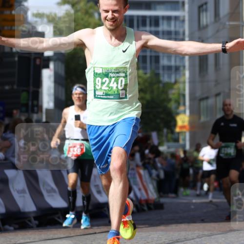 13.09.2026 - 21. swb-Marathon Bremen Strokosch-Dieckow http://msf.ph/oto/10321148 13.09.2026 13:08:46 Ziel 339, 678, 1335, 1696, 4082, 4247, 4888, 5424, 8655, 9084, 9582, 1925, 3330, 4384, 5517, 5636, 5696, 6906, 7262, 9867, 9906, 9911 meine-sportfotos.de