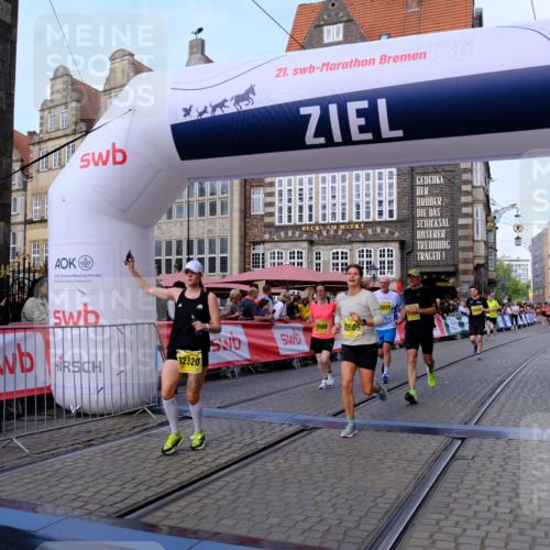 13.09.2026 - 21. swb-Marathon Bremen Tim E. http://msf.ph/oto/10321151 13.09.2026 10:58:52 Ziel 10878, 10879, 11004, 11030, 11152, 11189, 11384, 11455, 11488, 11686, 11743, 11953, 11955, 12180, 12237, 12320, 12499, 12505, 12518 meine-sportfotos.de
