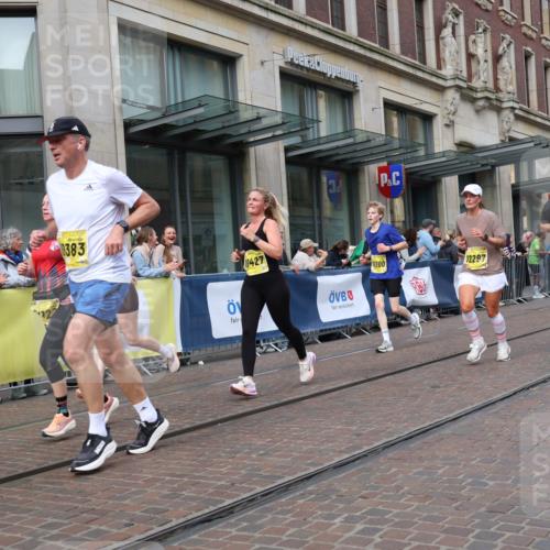13.09.2026 - 21. swb-Marathon Bremen Strokosch-Dieckow http://msf.ph/oto/10321153 13.09.2026 10:58:57 Ziel 10377, 10415, 10427, 10492, 10668, 10922, 11086, 11125, 11301, 11302, 11500, 11873, 11913, 12015, 12118, 12200, 12267, 12297, 12537, 12541, 10254, 10383, 10477, 10485, 10787, 10794, 10832, 10843, 10948, 11030, 11034, 11228, 11267, 11278, 11488, 11602, 11743, 11955, 12015, 12127, 12130, 12131, 12176, 12237, 12271, 12414 meine-sportfotos.de