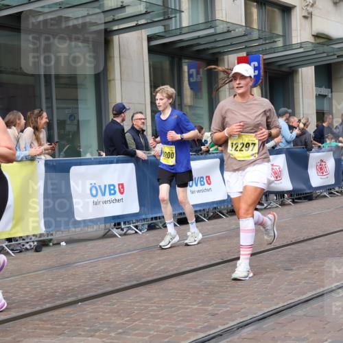 13.09.2026 - 21. swb-Marathon Bremen Strokosch-Dieckow http://msf.ph/oto/10321170 13.09.2026 10:58:58 Ziel 10377, 10415, 10427, 10492, 10668, 10922, 11086, 11125, 11301, 11302, 11500, 11873, 11913, 12118, 12200, 12267, 12297, 12537, 12541, 10254, 10383, 10427, 10477, 10485, 10787, 10794, 10832, 10843, 10948, 11030, 11034, 11228, 11267, 11278, 11488, 11602, 11743, 12015, 12127, 12130, 12131, 12176, 12271, 12414 meine-sportfotos.de