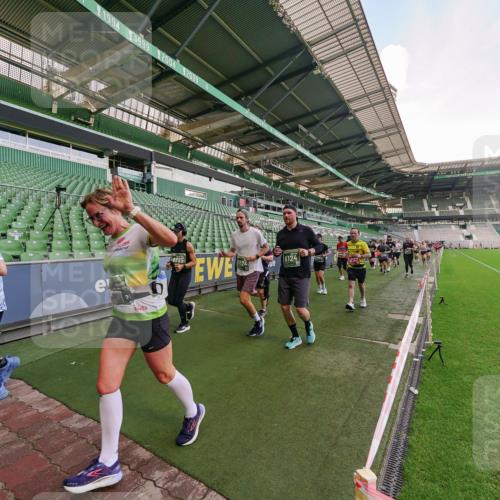 13.09.2026 - 21. swb-Marathon Bremen Michael Burmester http://msf.ph/oto/10321203 13.09.2026 13:21:12 Laufen im Stadion 128, 258, 351, 423, 441, 464, 601, 620, 704, 782, 851, 1060, 1066, 1094, 1129, 1158, 1177, 1316, 1344, 1409, 1417, 1439, 1446, 1518, 1676, 1697, 1729, 1756, 1808, 1815, 1846, 1916, 2010, 2028, 2064, 2139, 2201, 2258, 2278, 2349, 2394, 2395, 2414, 2417, 2437, 2501, 2519, 2533, 2551, 2588, 2652, 2694, 2695, 2736, 2756, 2793, 2828, 2886, 2954, 2995, 3004, 3010, 3017, 3018, 3022, 3034, 3035, 3036, 3037, 3059, 3070, 3074, 3102, 3139, 3144, 3225, 3264, 3310 meine-sportfotos.de