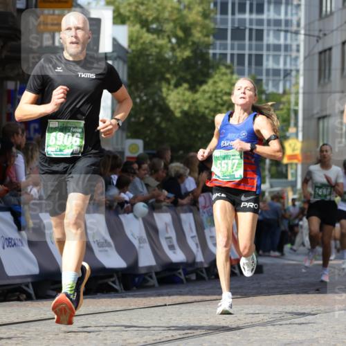 13.09.2026 - 21. swb-Marathon Bremen Strokosch-Dieckow http://msf.ph/oto/10321263 13.09.2026 13:08:50 Ziel 339, 678, 715, 1335, 1696, 4082, 4888, 5424, 7064, 8655, 9084, 9582, 1925, 2287, 3330, 4384, 5517, 5636, 5696, 6906, 7262, 8120, 9906, 9911 meine-sportfotos.de