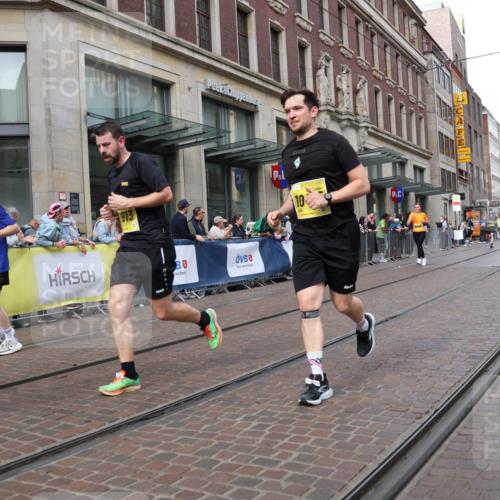 13.09.2026 - 21. swb-Marathon Bremen Strokosch-Dieckow http://msf.ph/oto/10321268 13.09.2026 10:58:59 Ziel 10377, 10415, 10492, 10668, 10922, 11086, 11125, 11301, 11302, 11500, 11873, 11913, 12118, 12200, 12267, 12295, 12297, 12537, 12541, 10254, 10383, 10427, 10477, 10485, 10787, 10794, 10832, 10843, 10948, 11030, 11034, 11228, 11267, 11278, 11488, 11602, 11743, 12015, 12127, 12130, 12131, 12176, 12271, 12297, 12414 meine-sportfotos.de