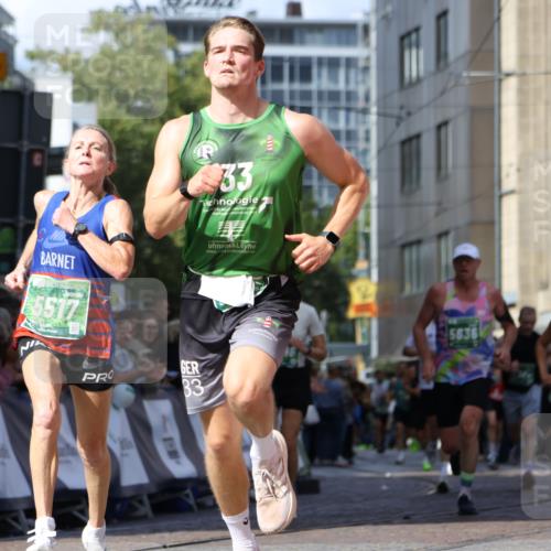 13.09.2026 - 21. swb-Marathon Bremen Strokosch-Dieckow http://msf.ph/oto/10321292 13.09.2026 13:08:51 Ziel 339, 678, 715, 1335, 1696, 3276, 4082, 4888, 5424, 6842, 7064, 7121, 8655, 9084, 9582, 1925, 2287, 4384, 5517, 5636, 5696, 6906, 7262, 8120, 9911 meine-sportfotos.de