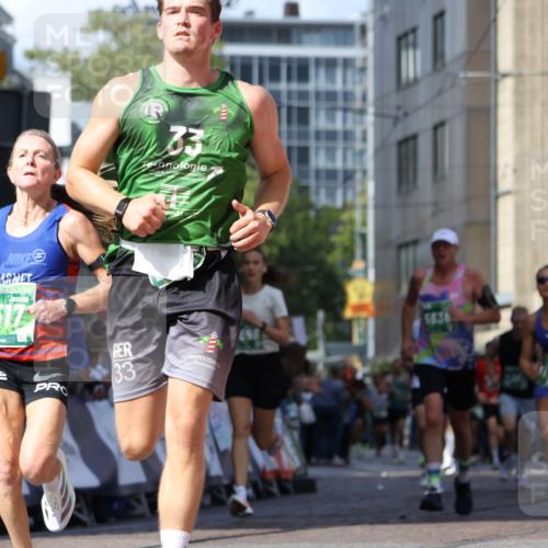 13.09.2026 - 21. swb-Marathon Bremen Strokosch-Dieckow http://msf.ph/oto/10321330 13.09.2026 13:08:51 Ziel 339, 678, 715, 1335, 1696, 3276, 4082, 4888, 5424, 6842, 7064, 7121, 8655, 9084, 9582, 1925, 2287, 4384, 5517, 5636, 5696, 6906, 7262, 8120, 9911 meine-sportfotos.de