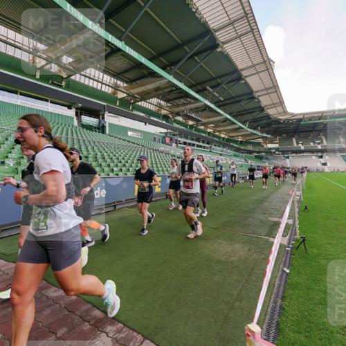 13.09.2026 - 21. swb-Marathon Bremen Michael Burmester http://msf.ph/oto/10321331 13.09.2026 13:21:23 Laufen im Stadion 128, 258, 343, 351, 423, 441, 601, 620, 704, 782, 851, 1060, 1094, 1129, 1158, 1177, 1316, 1344, 1409, 1417, 1439, 1446, 1518, 1669, 1676, 1697, 1729, 1756, 1808, 1815, 1846, 2010, 2028, 2064, 2139, 2201, 2258, 2278, 2290, 2349, 2394, 2395, 2414, 2417, 2437, 2501, 2519, 2533, 2551, 2588, 2632, 2652, 2660, 2694, 2695, 2736, 2793, 2828, 2886, 2954, 2964, 2995, 3004, 3010, 3017, 3018, 3022, 3034, 3035, 3036, 3037, 3070, 3074, 3102, 3139, 3144, 3225, 3264, 3310, 3682 meine-sportfotos.de