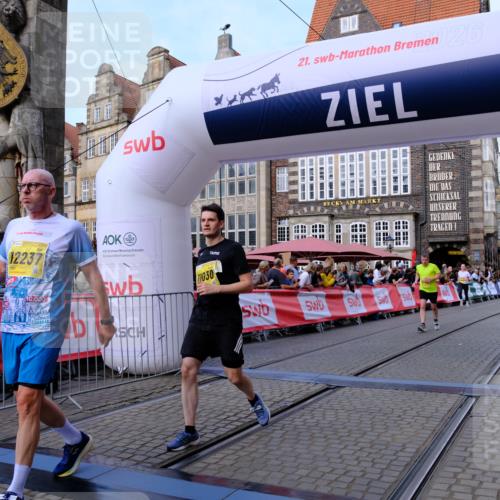 13.09.2026 - 21. swb-Marathon Bremen Tim E. http://msf.ph/oto/10321337 13.09.2026 10:58:56 Ziel 10878, 10879, 11030, 11189, 11228, 11384, 11488, 11743, 11955, 12180, 12237, 12320, 12499, 12505 meine-sportfotos.de