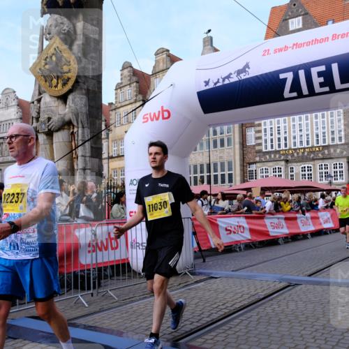 13.09.2026 - 21. swb-Marathon Bremen Tim E. http://msf.ph/oto/10321379 13.09.2026 10:58:56 Ziel 10878, 10879, 11030, 11189, 11228, 11384, 11488, 11743, 11955, 12180, 12237, 12320, 12499, 12505 meine-sportfotos.de