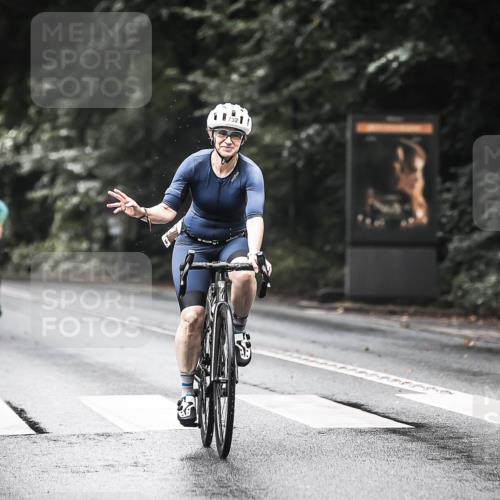 13.09.2026 - Stadtparktriathlon H.Heesch http://msf.ph/oto/10321381 13.09.2026 11:58:06 Radfahren 732, 761, 794, 847, 906, 1028 meine-sportfotos.de