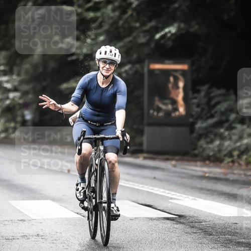 13.09.2026 - Stadtparktriathlon H.Heesch http://msf.ph/oto/10321394 13.09.2026 11:58:06 Radfahren 732, 761, 794, 847, 906, 1028 meine-sportfotos.de