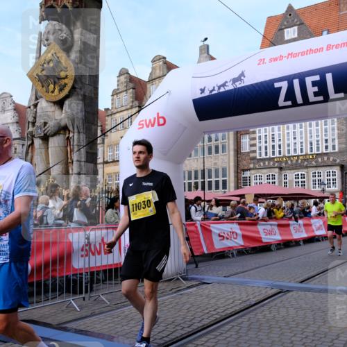 13.09.2026 - 21. swb-Marathon Bremen Tim E. http://msf.ph/oto/10321395 13.09.2026 10:58:56 Ziel 10878, 10879, 11030, 11189, 11228, 11384, 11488, 11743, 11955, 12180, 12237, 12320, 12499, 12505 meine-sportfotos.de