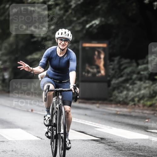 13.09.2026 - Stadtparktriathlon H.Heesch http://msf.ph/oto/10321400 13.09.2026 11:58:06 Radfahren 732, 761, 794, 847, 906, 1028 meine-sportfotos.de